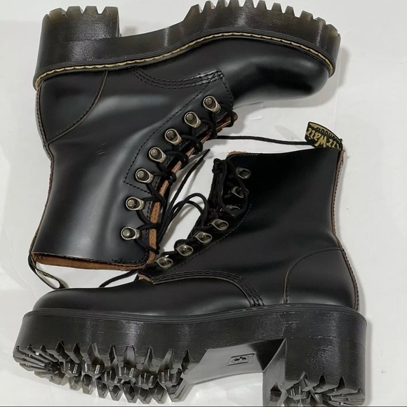 DR. MARTENS LEONA HEELED WOMEN'S BOOT BLACK SMOOTH SZ-7 .US/38 .EU (PRE-OWNED) - Picture 7 of 12